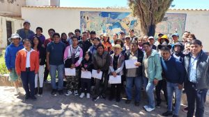 estuvimo encuentro de arte y Fe  en la Semana Santa en dónde los docentes de eescuela de artes 2 done se contravan trabajando modelando arcilla juntamente alumnos de la escuela y ex alumnos